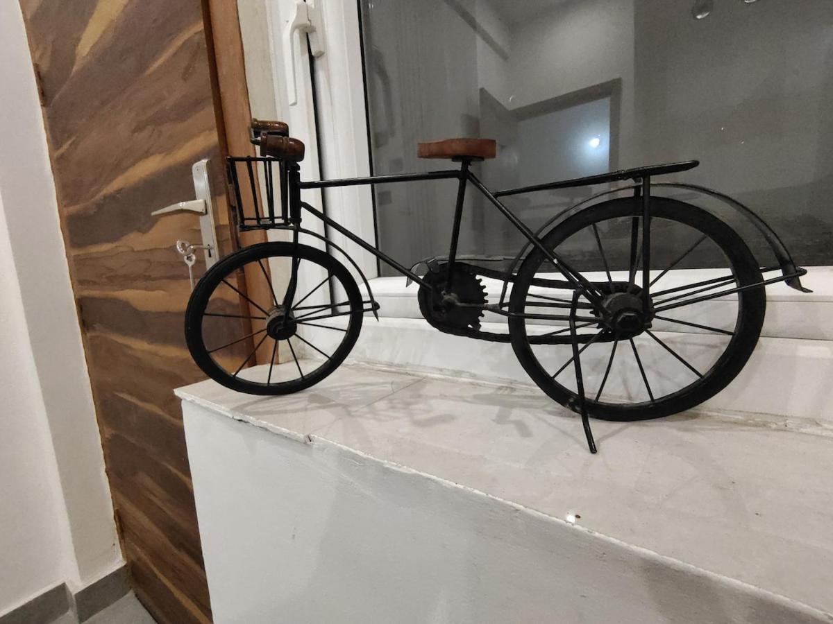 Pearl - 1 Bhk Flat Near Beautiful & Golf Course Apartment